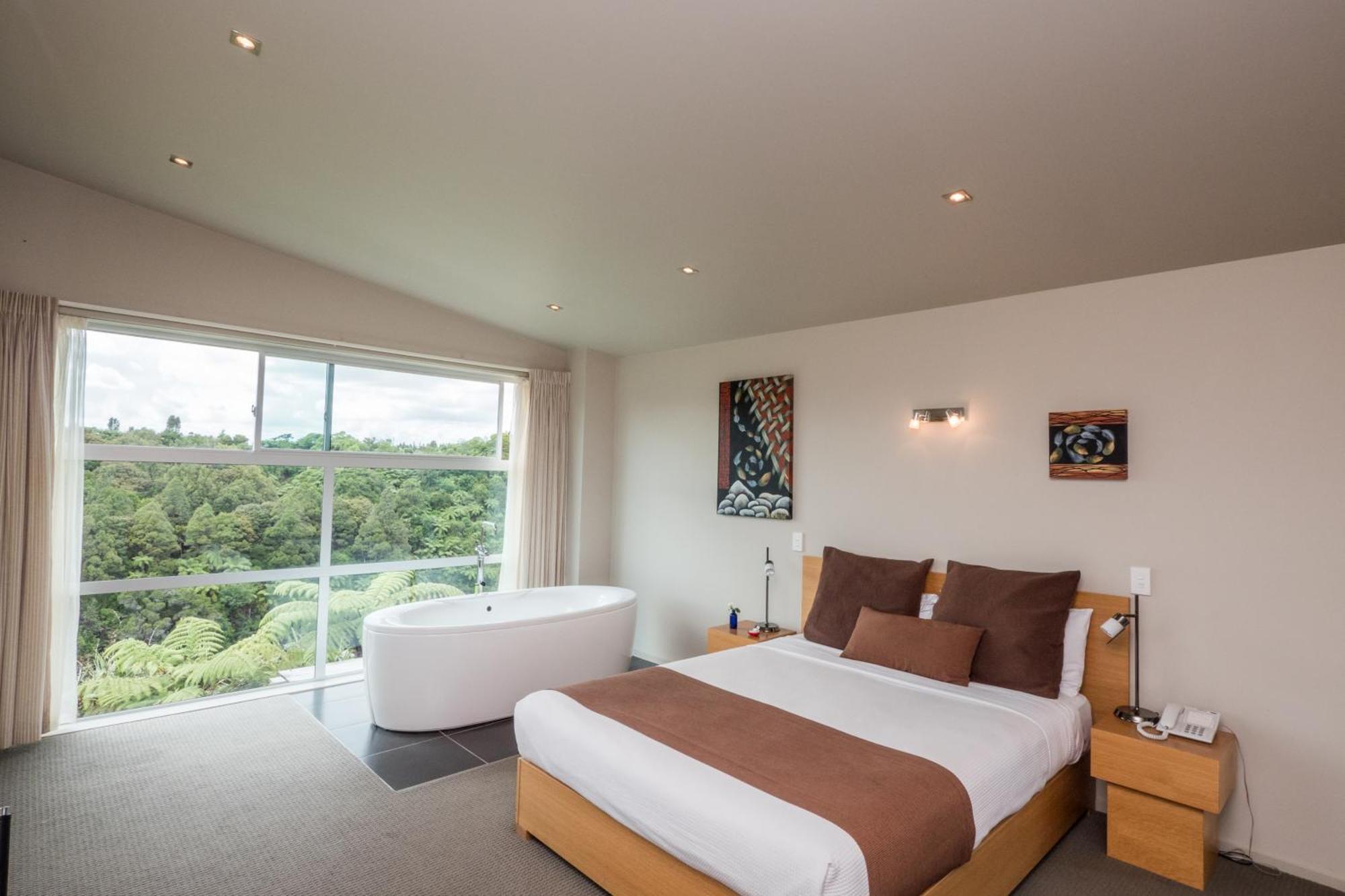 One Burgess Hill Aparthotel New Plymouth Room photo